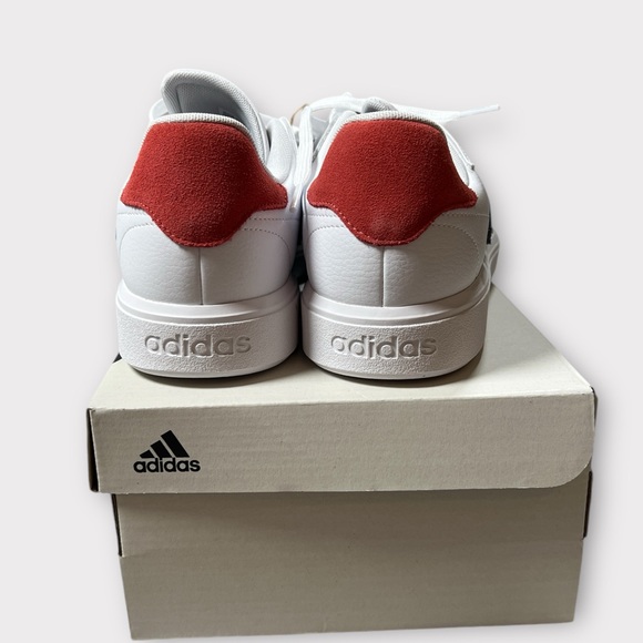 Adidas Courtblock BNIB sz 8 - Picture 2 of 8